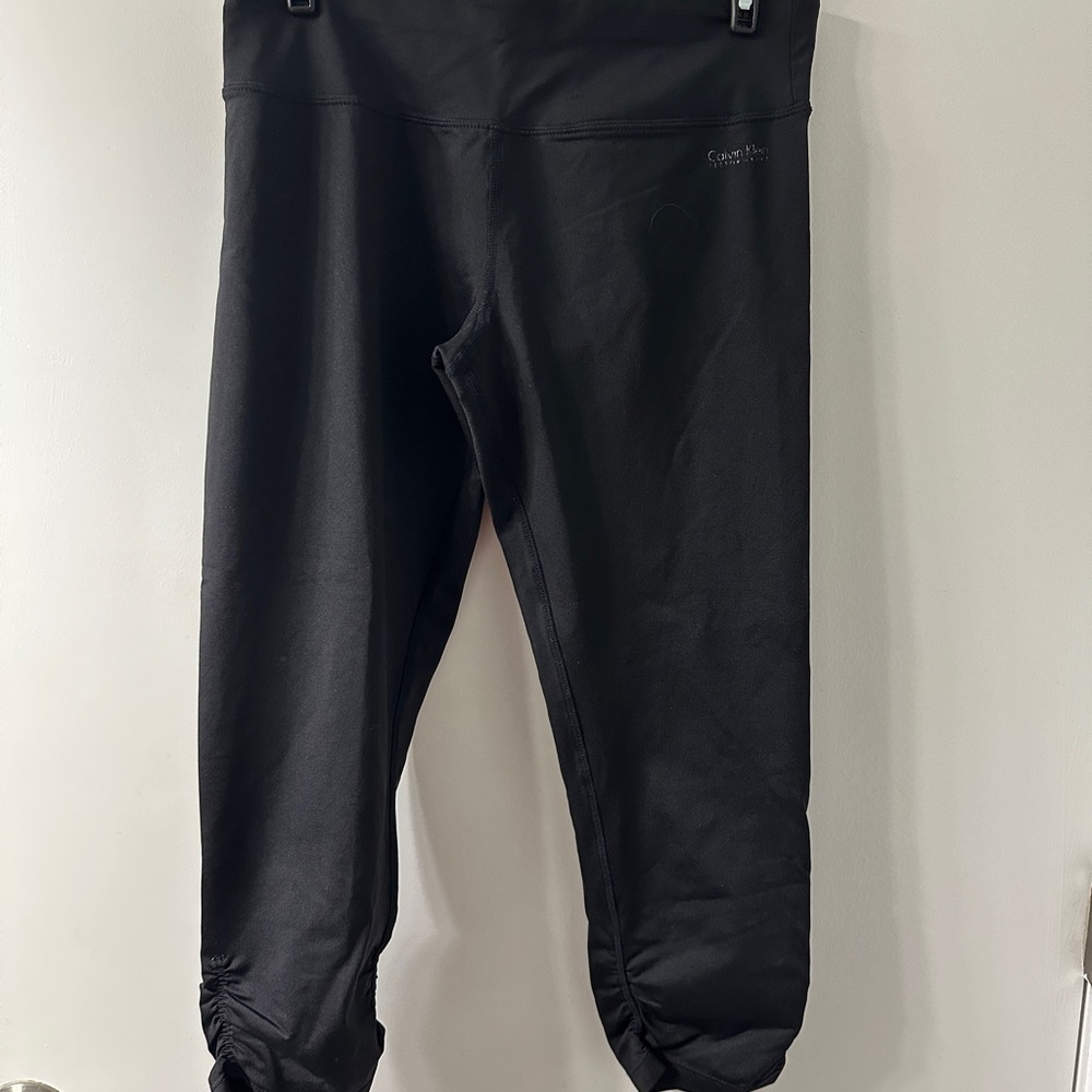 Calvin Klein Women’s Black Cropped Leggings